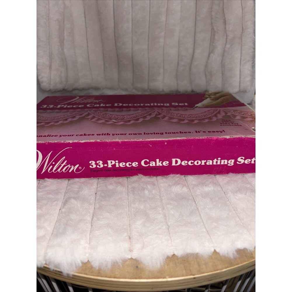 Vintage 1974 Wilton Sugar Plum Cake Decorating Kit Set with Box & Many Extras" - Picture 7 of 9